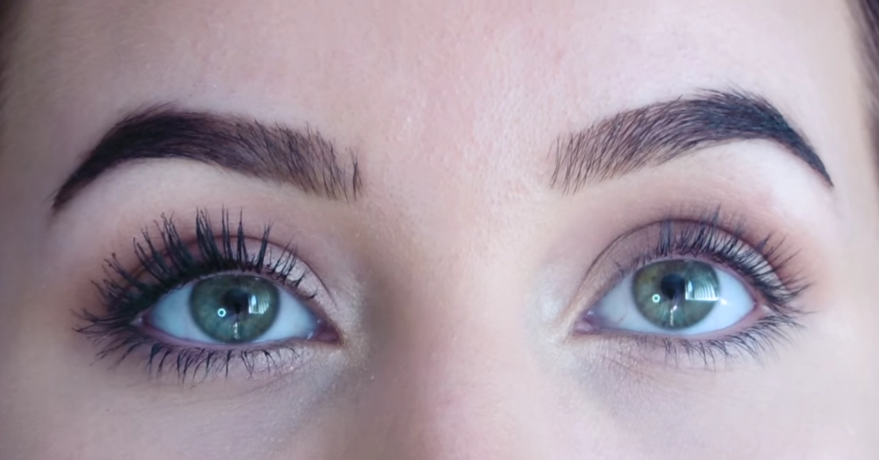 How To Keep Eyelashes Curled All Day Tips for Curling Eyelashes Properly